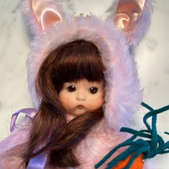 Porcelain doll in Easter bunny outfit - Picture 9 of 9